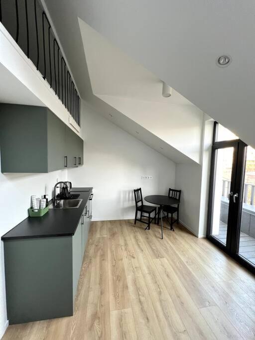 דירות וילנה Brand-New Central Loft מראה חיצוני תמונה